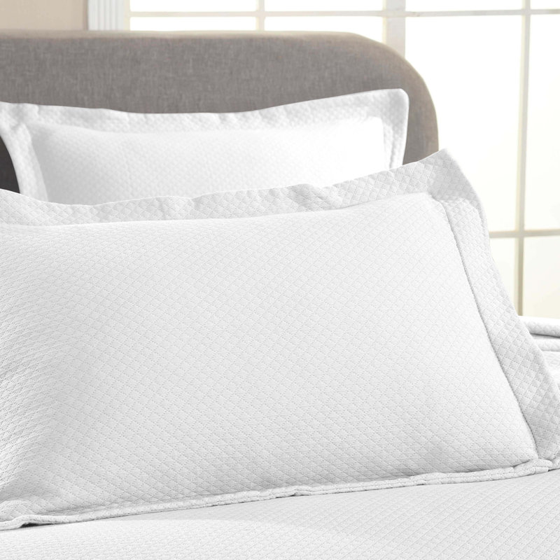 Superior Solitaire Waffled Matelassé Bedspread Set with Shams, White, Full Bedspread + 2 Standard Shams