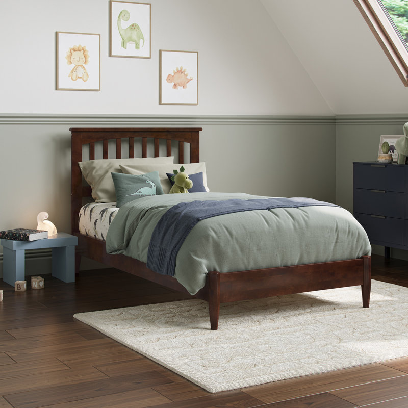 Lit plateforme en bois massif Aritra, Simple, Noyer