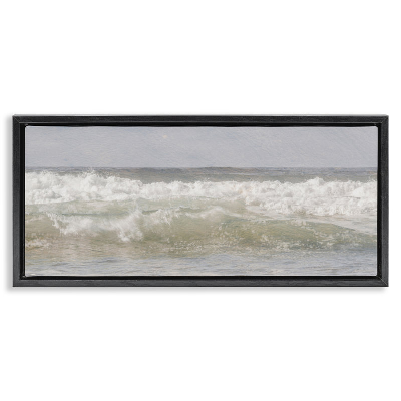 Cadre flottant panoramique avec vagues déferlantes, design par Melissa McClain, Cadre flottant noir de jais