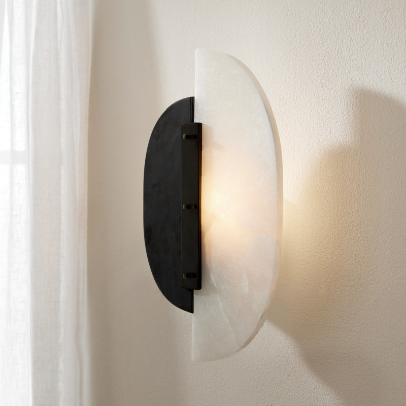 Kianna Sconce