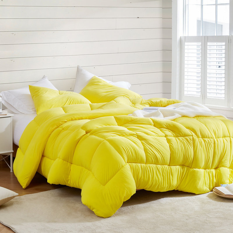 Summertime Coma Inducer Buttery Soft Oversized Comforter, King Comforter, Yellow