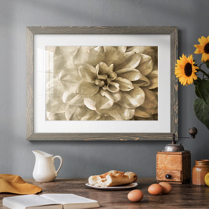 Fleur murale neutre III, Encadré gris, 18" H x 26" W x 1.5" D