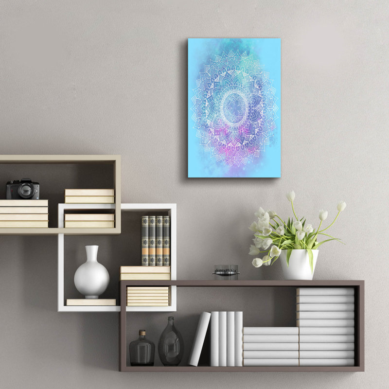 «Blue Mandala» par Sabrina Balbuena, H 24 po x l 16 po x P 0,2 po