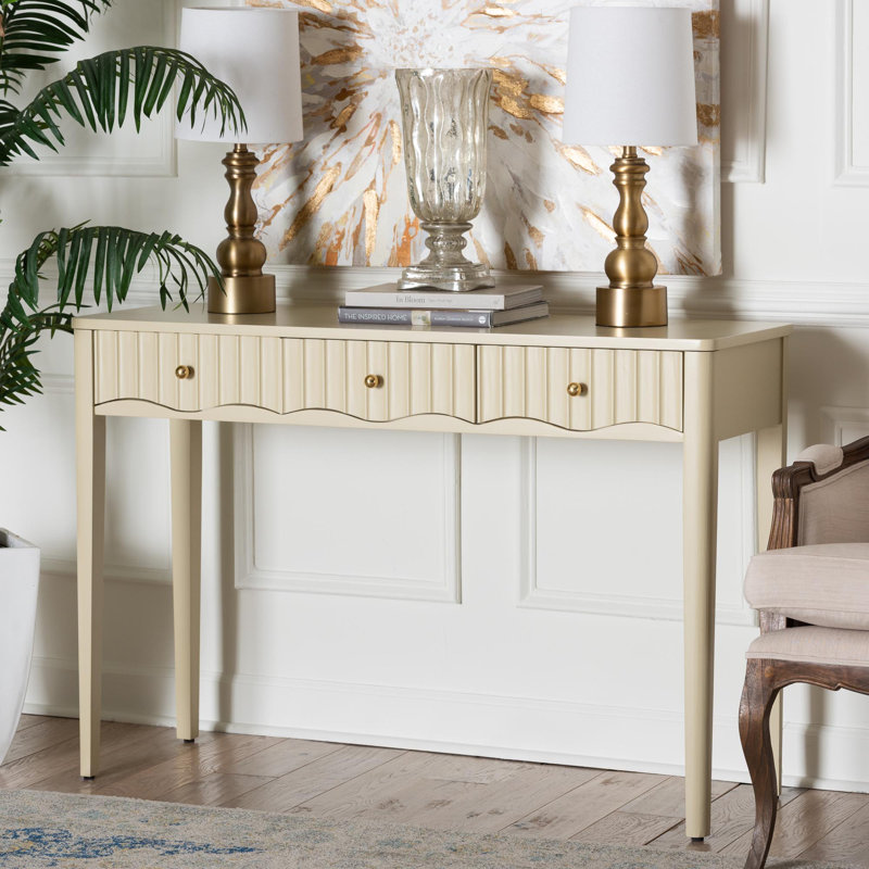 Console bali & pari Leeba - Table d'appoint à 3 tiroirs avec bois cannelé et cadre festonné pour le salon, le couloir ou l'entrée