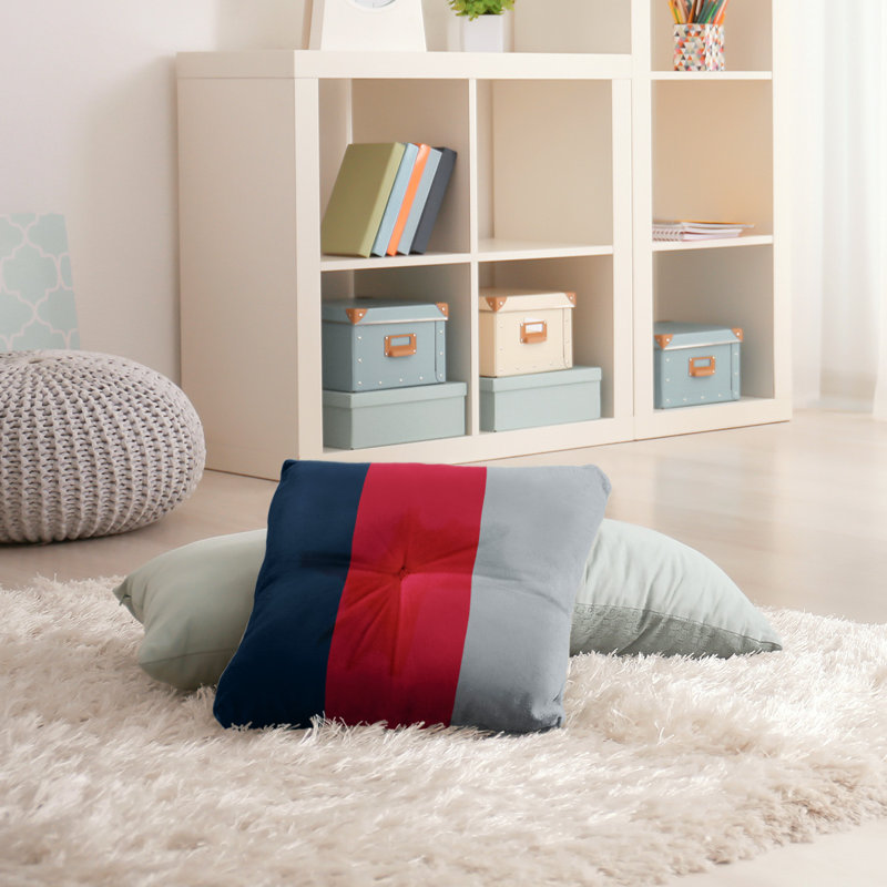  Coussin de sol touffeté, 26 po x 26 po, Milieu rouge / Côté argent