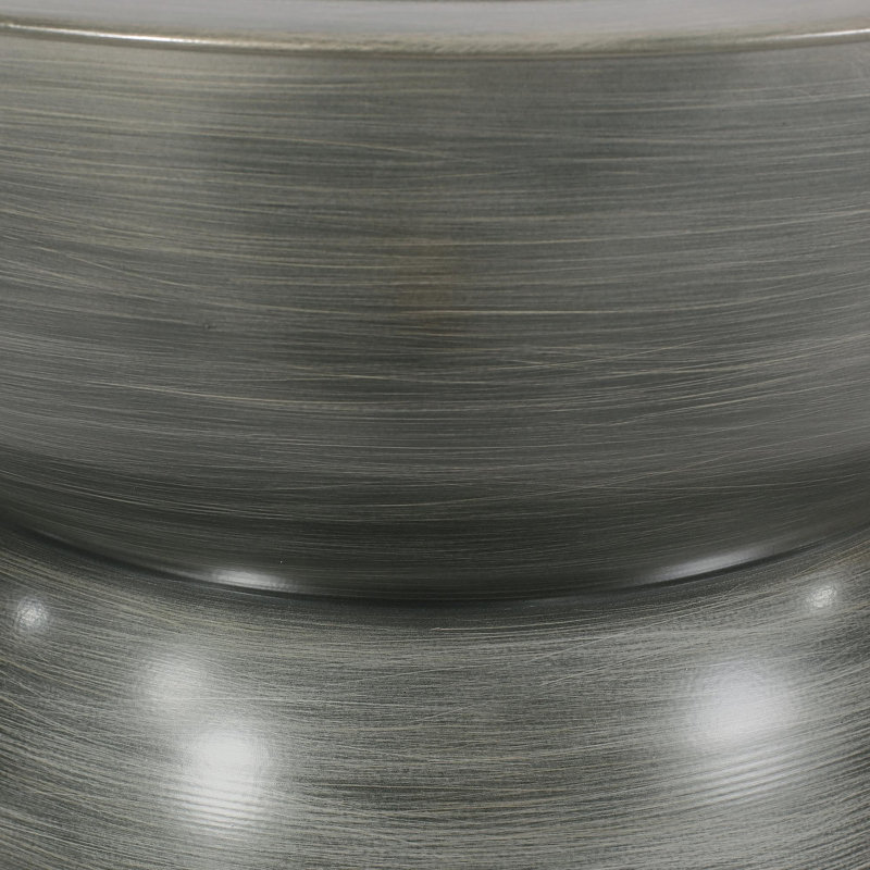 Table basse en métal martelé, Antique Silver