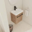 Meuble-lavabo mural 18 po avec lavabo en céramique et porte d'armoire à fermeture en douceur, pour petite salle de bain-116040581