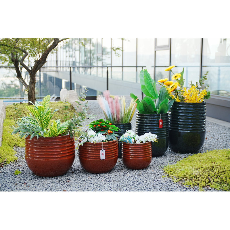 Set of 3 Ceramic Flowerpots, Modern Planters for Patio, Garden, and Windowsill - Finish, Bean Paste Red