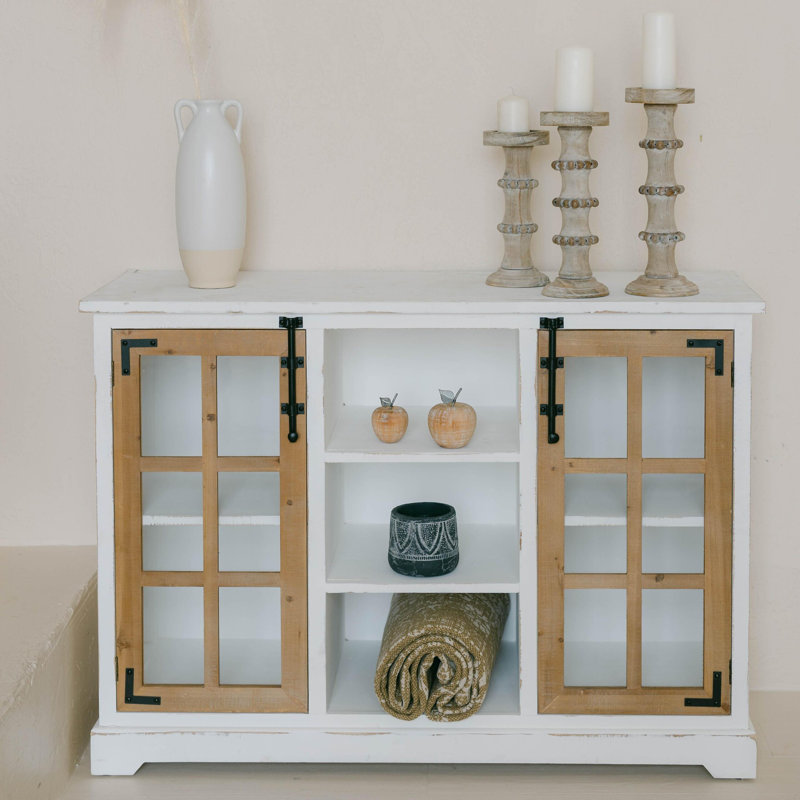 Armoire blanche avec portes et tablettes
