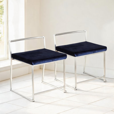 Ensemble de 2 chaises d'appoint empilables avec sièges rembourrés en velours bleu foncé et structure en métal noir pour la salle à manger