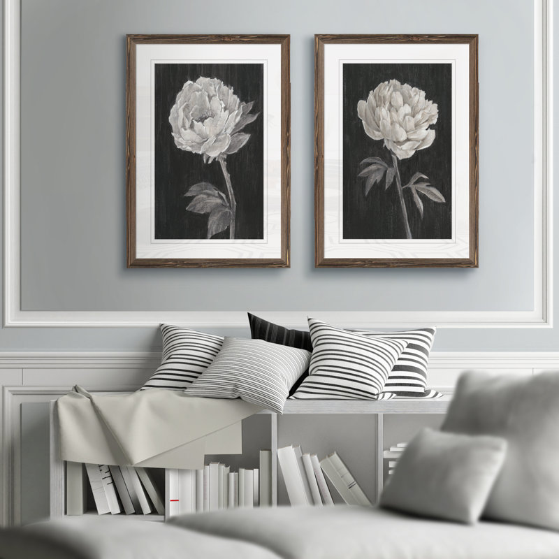 «Black and White Flowers I», ensemble de 2 reproductions d'art encadrées, H 20 po x l 16 po x P 1,25 po, Cadre espresso