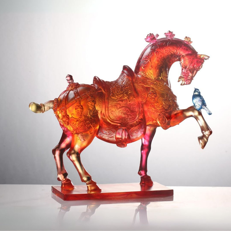 LIULI, art en cristal, sculpture de cheval | Une gloire généreuse accueille le champion à domicile