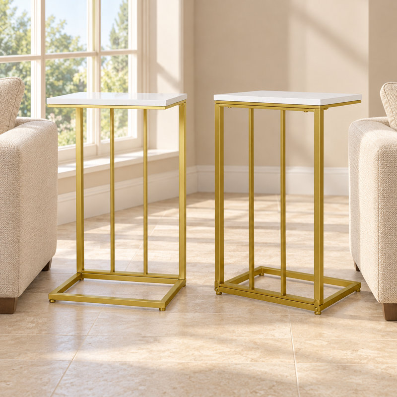 Ensemble de 2 tables d'appoint en forme de C, robustes et dotées d'un plateau lisse, idéales pour économiser de l'espace près du canapé, du fauteuil ou du salon. Ces petites tables multifonctionnelles conviennent parfaitement au salon, à la chambre et peuvent également servir pour travailler, manger ou décorer votre intérieur.