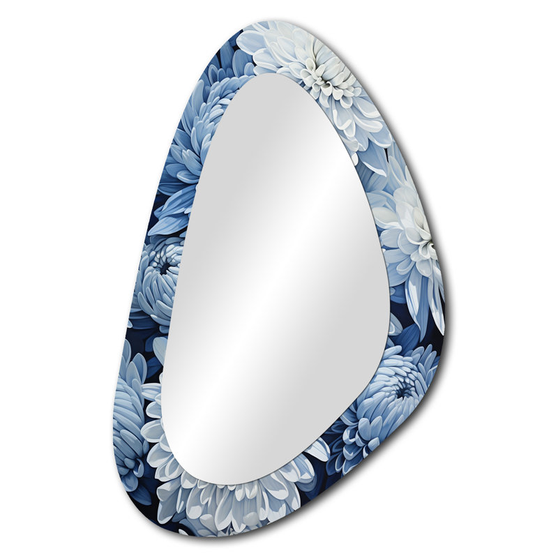 Marisela minimalisme mamans en bleu et blanc estompé - miroir de forme unique de maman, miroir mural unique de forme libre bleue, impression d'art en métal
