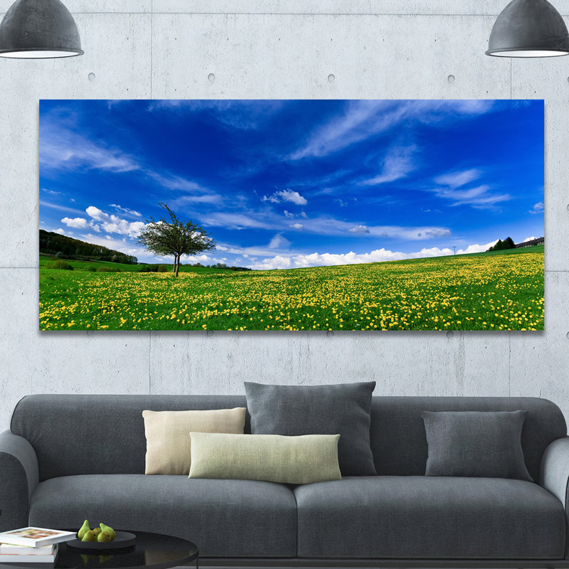 « spring landscape green fields », reproduction de photo sur toile tendue, H 28 po x l 60 po x P 1,5 po