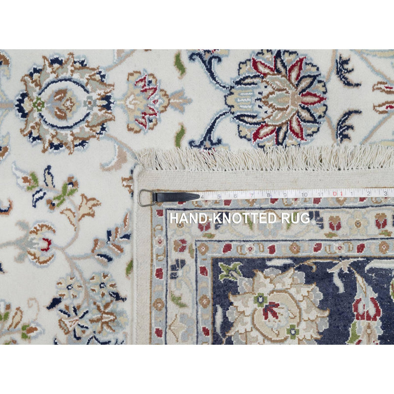 Tapis blanc en laine et en soie noué à la main 8 pi 7 po x 11 pi 8 po 1D334CB3C5654D49AC36FF906CA9DDAD