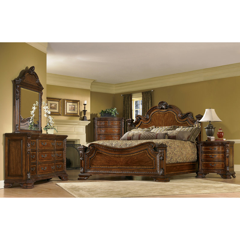 Traditional Brown 6-Drawer Dresser with Felt Lined Drawer