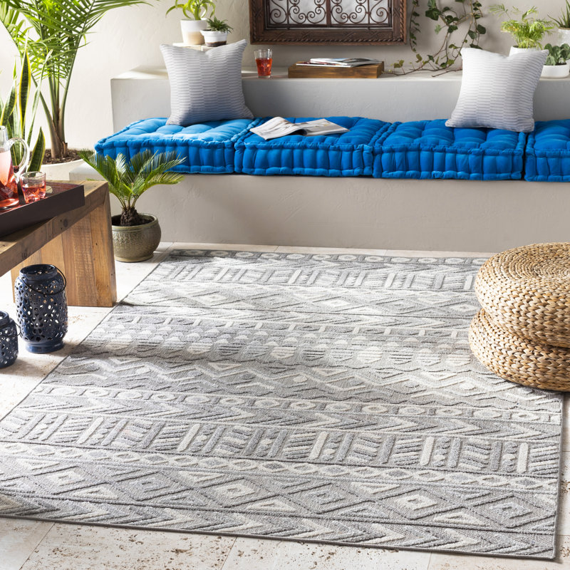 Maconay Oriental Indoor / Outdoor Rug, Rectangle 5'3" x 7'3"