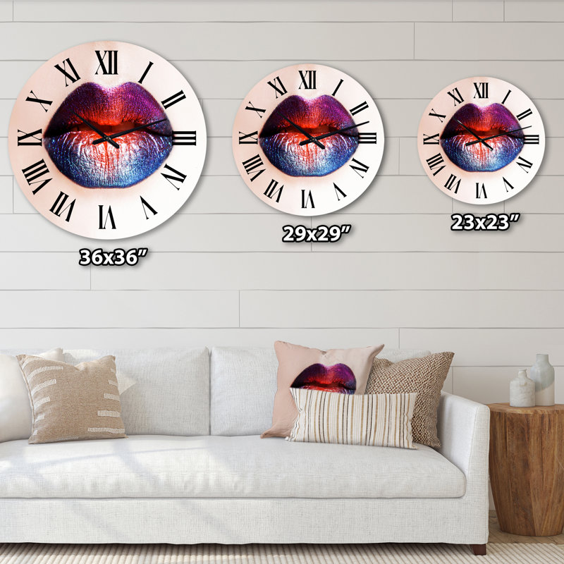 «Women Lips With Bright Multicolored Rouge à lèvres» - horloge murale moderne, Surdimensionné