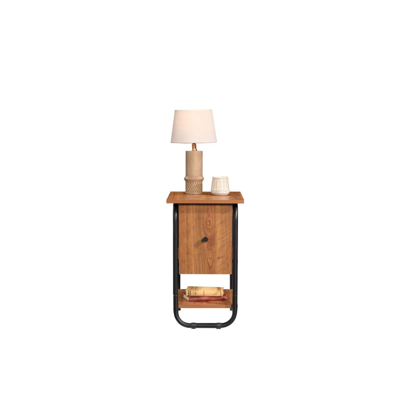 Table d'appoint polyvalente avec finition cerisier naturel et rangement dissimulé, parfaite pour un décor moderne et traditionnel.
