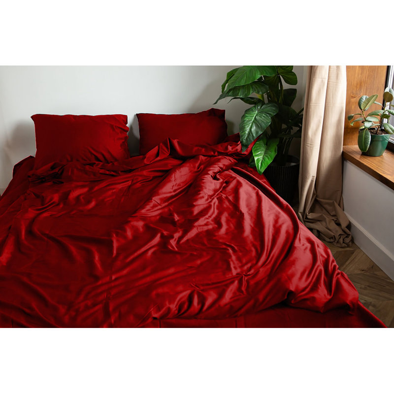 Luxury Deep Pockets Silky Satin Feel Sheet Set, King Sheet Set with 2 Pillowcases, Red