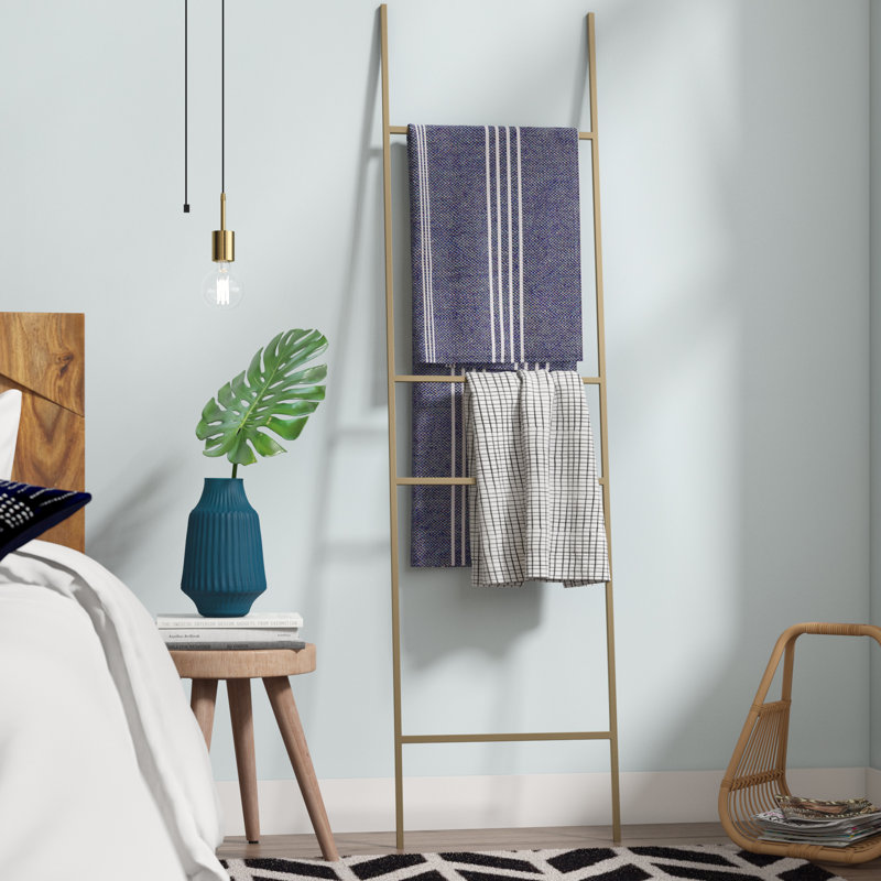 Metal Leaner 5.5 ft Blanket Ladder, Gold
