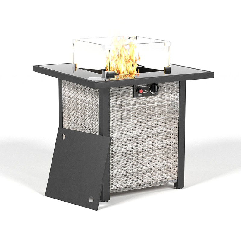 Table de foyer d'extérieur au propane 28 pouces, aspect rotin et osier, 50000 BTU, foyer de table au gaz en verre trempé avec pare-brise en verre pour l'extérieur du patio et du jardin (gris et blanc)