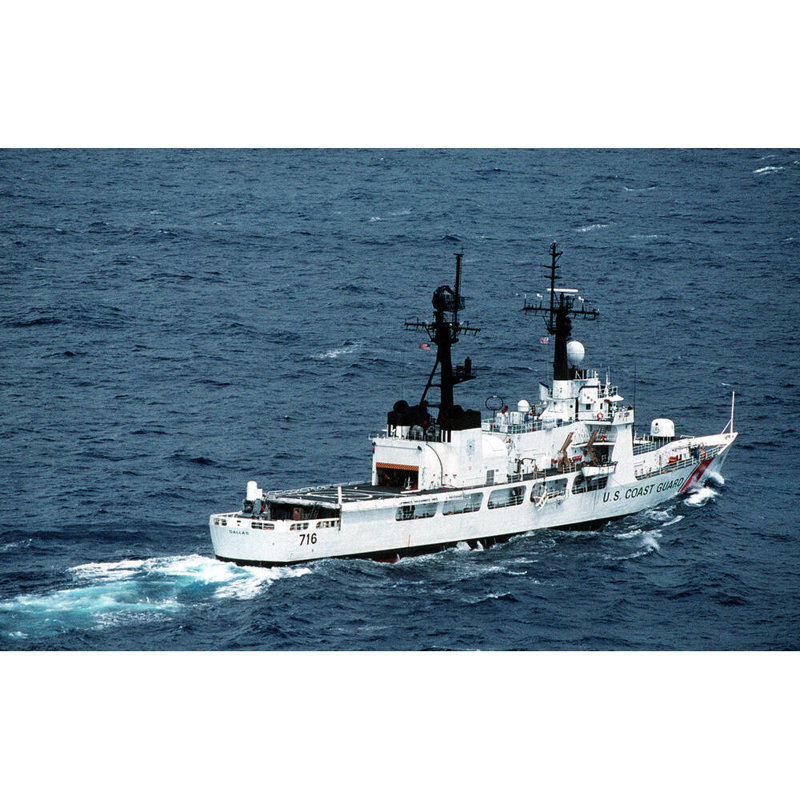 Modèle de navire USCG Dallas WHEC-716, H 10 po x l 30 po x P 5 po