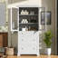Grande armoire de salle de bain moderne autoportante haute avec 2 tablettes réglables, 3 tiroirs, portes en verre à fermeture douce - idéale pour les solutions de rangement polyvalentes