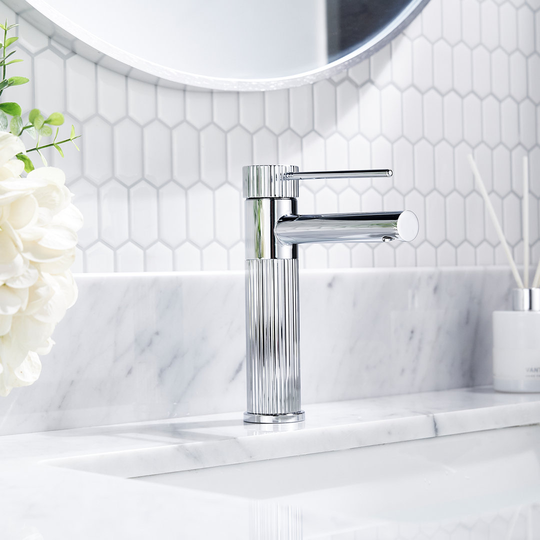 Single-Hole Single-handle Bathroom Faucet with Drain Assembly FURUISI 