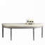 Banc rembourré beige à boutons côtiers avec pattes grises patinées, conception en demi-croissant pour optimiser l'espace dans les halls, structure, facile à nettoyer, nécessite un assemblage, look américain, forme de 55 profondeurs
