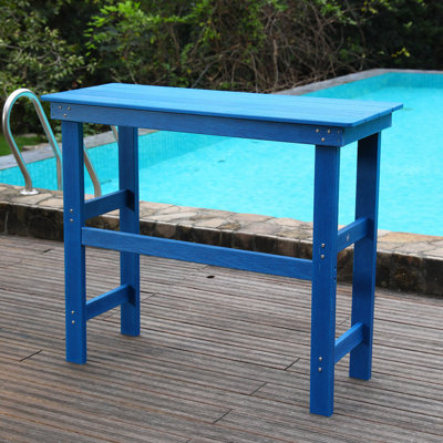 La table de salle à manger et bar d'extérieur en PEHD est très pratique. Il convient aux pelouses, jardins, arrière-cours et bord de piscine. Bleu marine, il est imperméable et résistant à la corrosion.