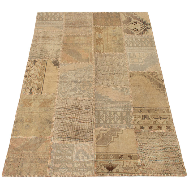 Tapis décoratif en laine brun clair/gris noué à la main 5 pi 5 po x 7 pi 10 po de conception unique Bonnie-Lee 1980s