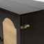 Grand lit escamotable avec panneau en rotin et centrale électrique, armoire en bois de pin pour une élégance compacte-118038047