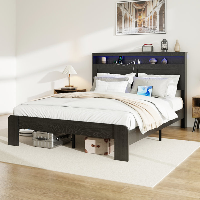 Cadre de lit pour très grand lit, noir avec tête de lit avec rangement et 2 ports, combinaison en bois et en métal, aucun sommier requis, facile à construire, sous option