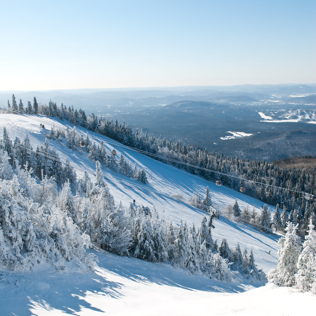 Ski Trails von AlpamayoPhoto - Kunstdrucke auf Leinwand