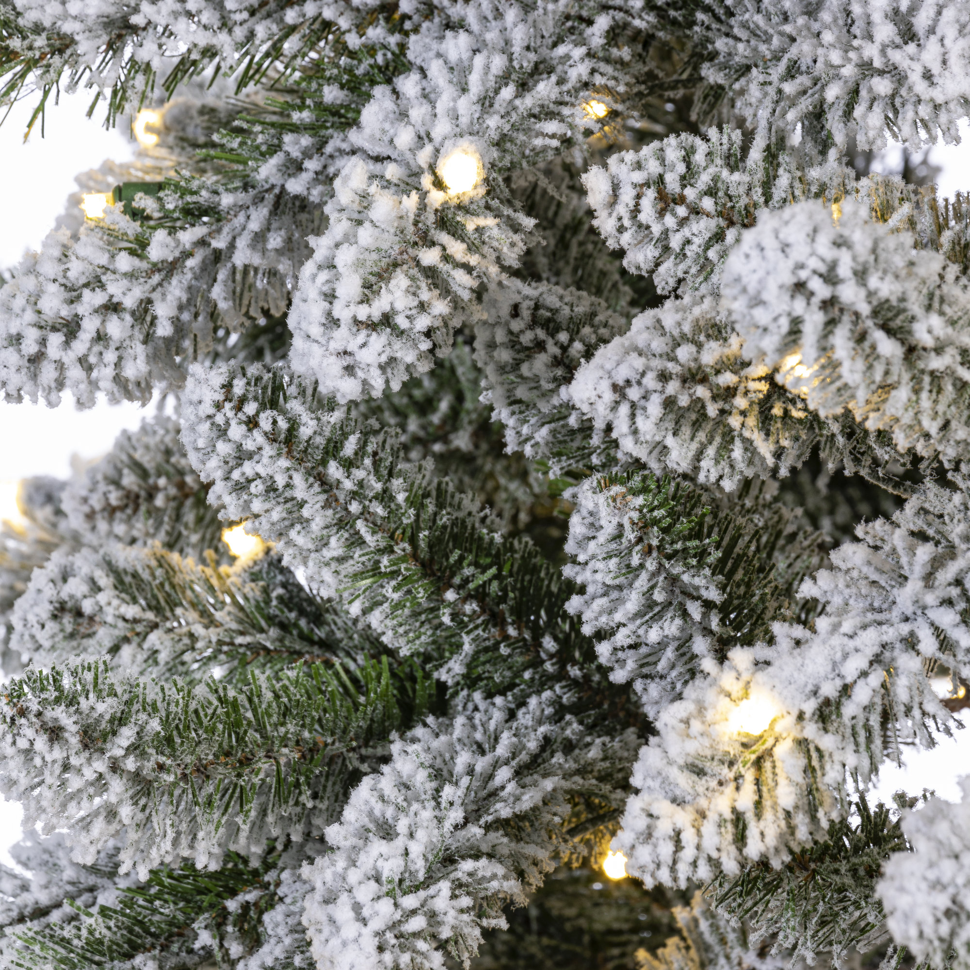 Gursimran Lighted Artificial Pine Christmas Tree, 6'