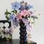 Ornements de fleurs simulées