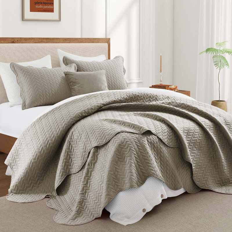Embossed Microfiber Quilt Coverlet Set, Beige, Twin ( 66 Inc x 86 Inc )