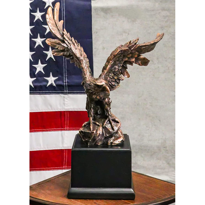 Figurine aigle à tête blanche