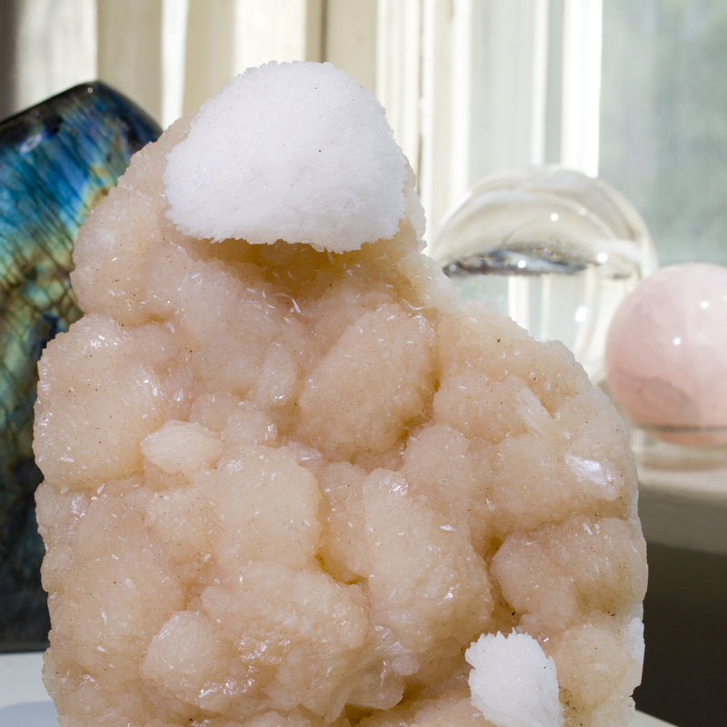 Scolécite sur cristal Stilbite rose