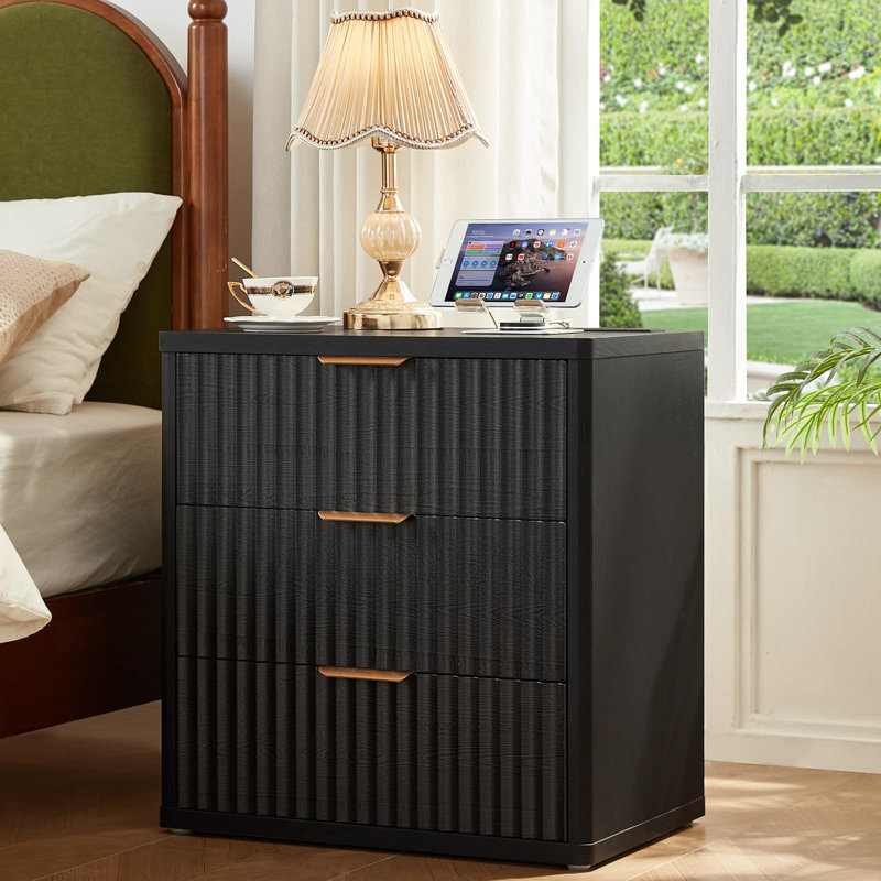 Ensemble de 3 commodes et tables de chevet cannelées, meubles de chambre à coucher en bois modernes, commode à 6 tiroirs de 42 po de hauteur et table de chevet à 3 tiroirs avec station de charge