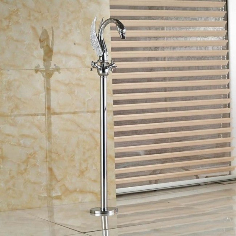 Mélangeur de lavabo classique avec finition chromée polie et fonctionnement à levier unique