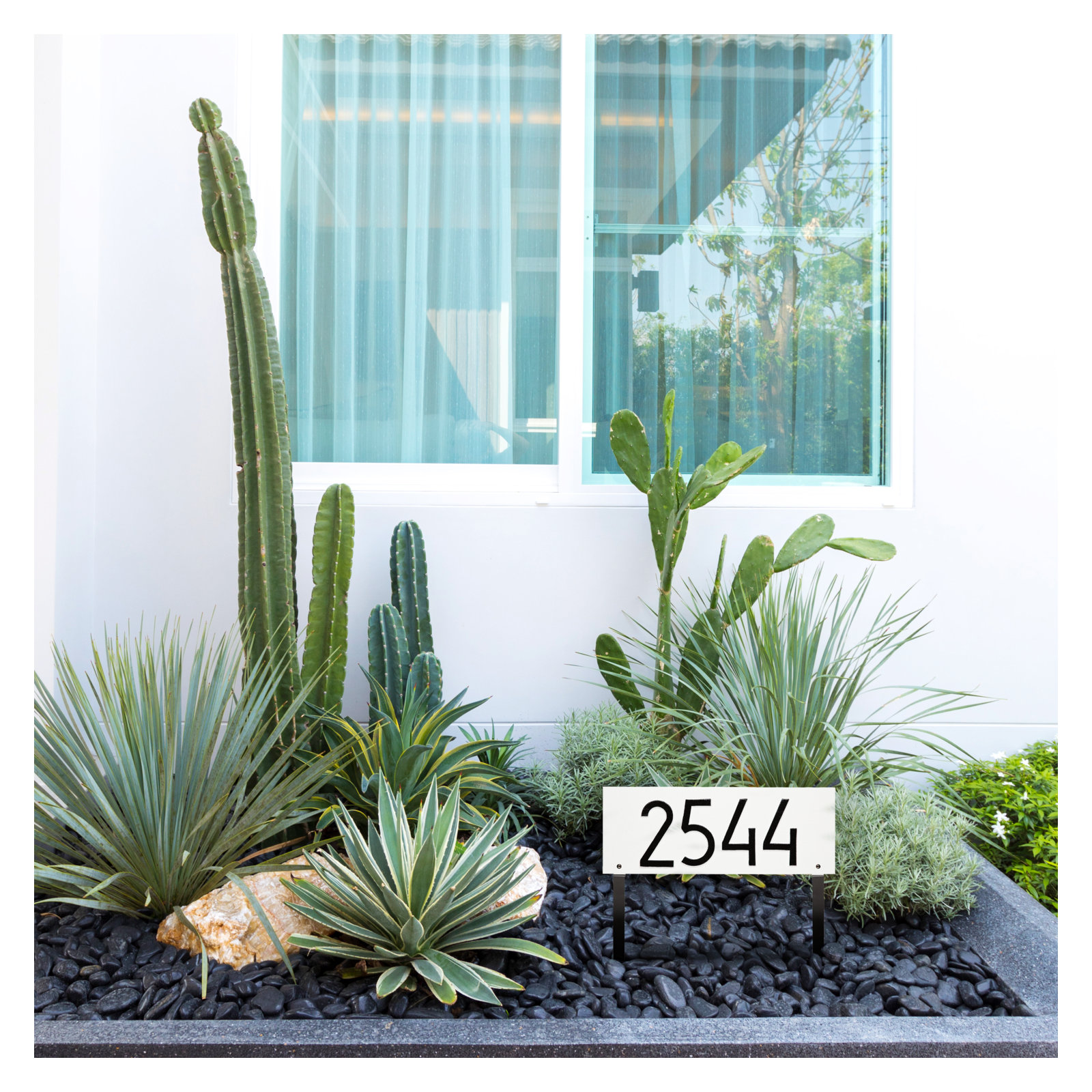 Mid-century Modern Rectangle Wall Plaque, White/Black, Yes