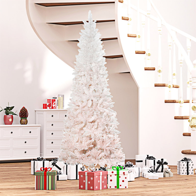 Grand sapin de Noël artificiel non éclairé