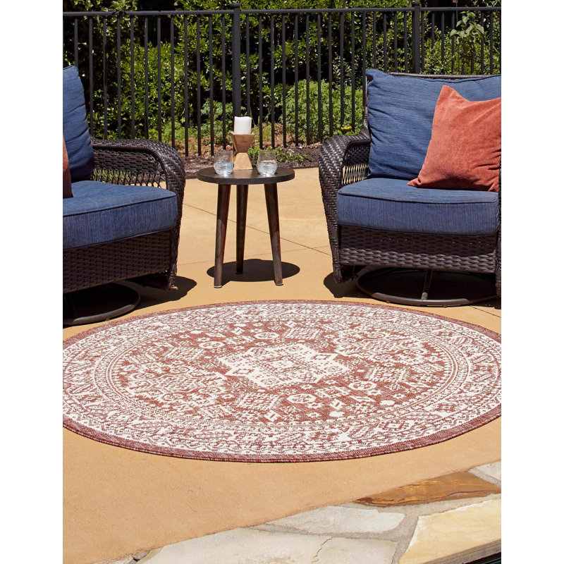 Archange Southwestern Machine Woven Polypropylene Indoor / Outdoor Area Rug in Rust Red, Round 3'3"