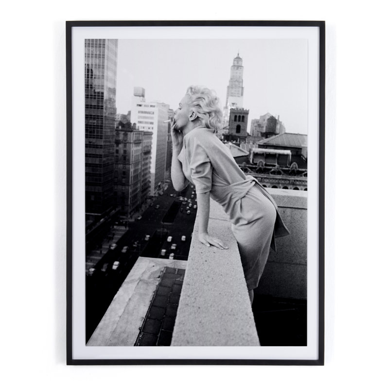 Marilyn sur le toit II par Getty Images - Impression sur cadre flottant, H 24 po x l 18 po x P 1,5 po