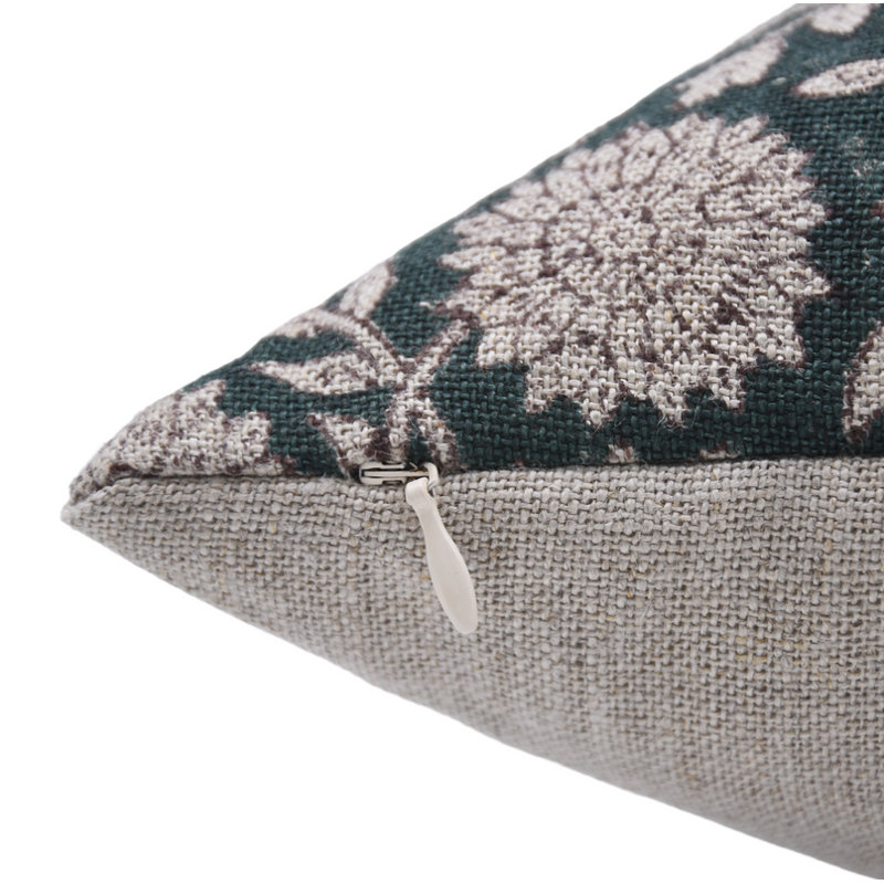 Coussin décoratif en lin épais fabriqué à la main par Fabikine Manikarnika, 14 po x 36 po