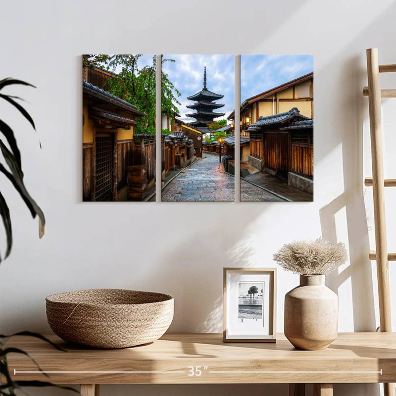 Lilie Sannenzaka Street, Kyoto, H 20 po x l 33 po