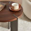 Superbe table basse ronde avec pieds en noyer et en métal